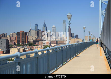 Skyline de Benjamin Franklin Bridge, Philadelphia, Philadelphia, Pennsylvania, USA Banque D'Images