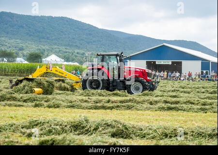 Tracteur à montrer les progrès accomplis en 2015 Ag jours State College, en Pennsylvanie. Banque D'Images