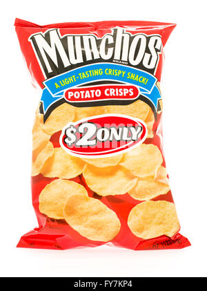 Winneconni, WI - 23 juin 2015 : sac de chips de pommes de terre Munchos Banque D'Images