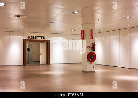 Magasin vide de Vroom & Dreesmann, un failli Dutch chaîne de grands magasins Banque D'Images