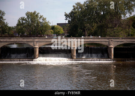 Hamilton barrage sur la rivière Flint de Flint, Michigan. Banque D'Images