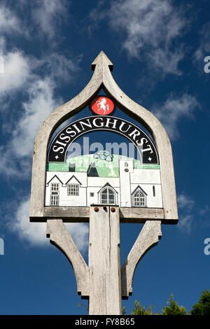 Kent, UK, Sissinghurst, panneau du village Banque D'Images