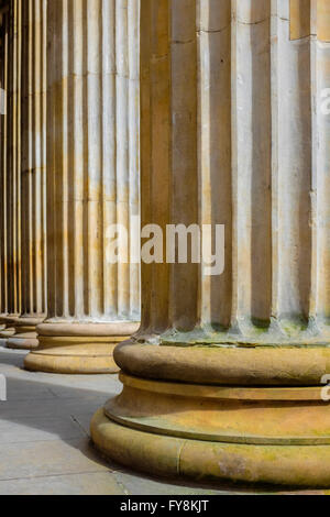 Colonnes cannelées à Sunshine, Glasgow Banque D'Images
