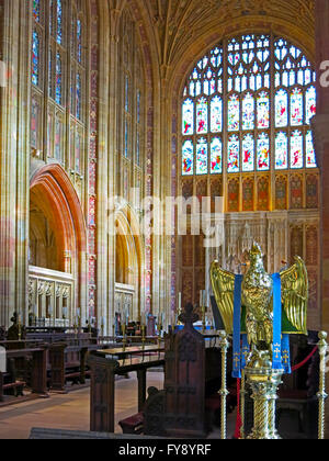 Un magnifique lutrin en laiton à l'abbaye de Sherborne, Dorset, England, UK Banque D'Images