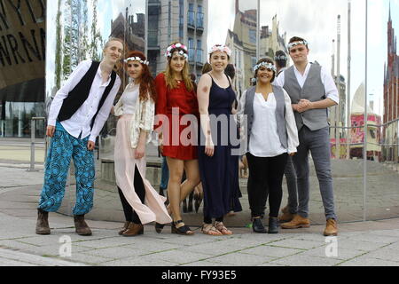 Cardiff, Wales, UK. Apr 23, 2016. Des photographies prises lors de la baie de Cardiff University of South Wales Theatre et les étudiants en art dramatique de Shakespeare à l'occasion du 400e anniversaire de sa mort. Credit : Aimee Herd/Alamy Live News Banque D'Images