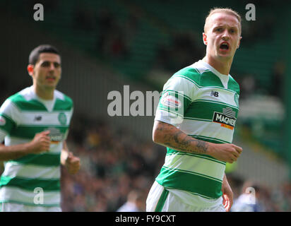 Celtic Park, Glasgow, Ecosse. Apr 24, 2016. Championnat d'Écosse de football Celtic contre le comté de Ross. Leigh Griffiths célèbre son but : Action Crédit Plus Sport/Alamy Live News Banque D'Images