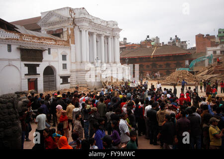 Le 25 avril 2015, le Népal a été frappé par un énorme séisme. Cette image a été prise trois heures après le premier séisme. Durbar Square Banque D'Images