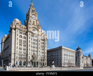 Le Royal Liver, Cunard et Port de Liverpool Bâtiments ('Les Trois Grâces'), Pier Head, Liverpool, Merseyside, England, UK Banque D'Images