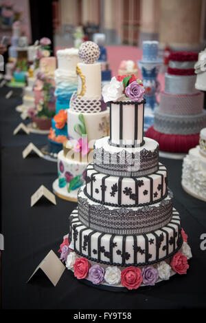 Célébration de mariage et partie au gâteau gâteaux International - Les Sugarcraft décoration de gâteaux, pâtisseries et Show à Londres Banque D'Images
