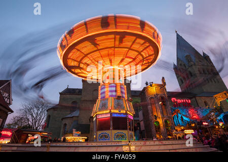 Chairoplane, Allerheiligenkirmes juste, Soest, Sauerland, Rhénanie du Nord-Westphalie, Allemagne Banque D'Images