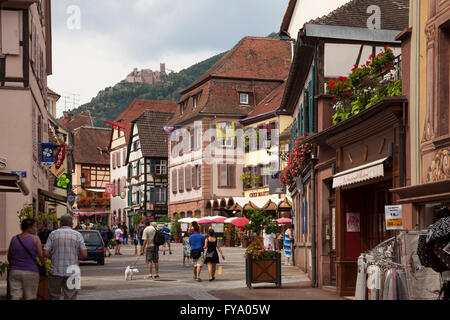 Grand Rue, dans le centre historique, Ribeauvillé, Alsace, France Banque D'Images