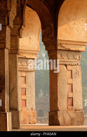 Détail de l'Isa Ali Khan tombe à l'Humayuns tomb complexe dans Delhi, Inde Banque D'Images