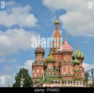 La Cathédrale Saint-Basile sur la place Rouge à Moscou. Moscou, le Kremlin, la cathédrale de l'Intercession de la Bienheureuse Vierge Marie. Banque D'Images