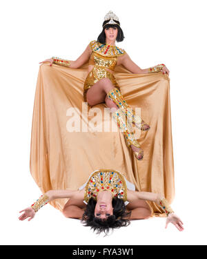 Pharaon danse femmes portant un costume égyptien. Banque D'Images