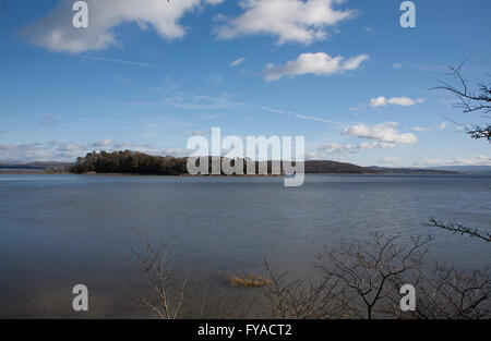 L'estuaire de la rivière de l'île Kent Holme Grange-over-Sands Arnside Knott distance dans la baie de Morecambe Cumbria England Banque D'Images