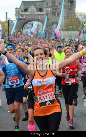 2016 Le Marathon de Londres Virgin Money. Sinclair, Karen (GBR) Banque D'Images