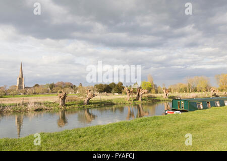 La Tamise à Lechlade on Thames Gloucestershire, Angleterre, RU Banque D'Images