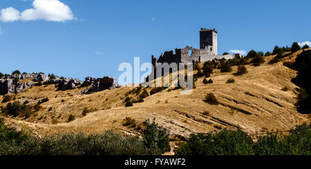 Ucero château dans le village de Ucero dans la province de Soria, Castille et Leon, Espagne. Banque D'Images