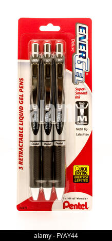 Winneconne, WI 27 Sept 2015 : Package d'ener Pentel stylos. Banque D'Images