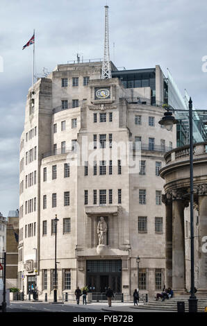 Broadcasting House, Londres, Royaume-Uni. Siège de la BBC, complété en 1932 par l'architecte George Val Myer en style Art Déco Banque D'Images