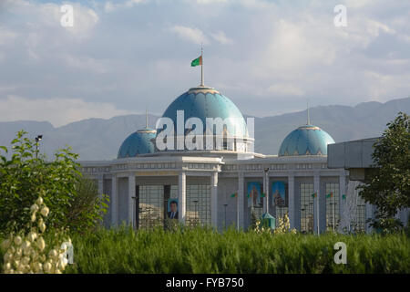 Palais du gouvernement, Ashgabat, Turkménistan Banque D'Images