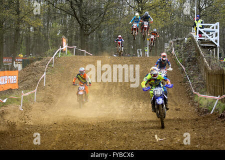 Kent, UK. 24 avril, 2016. Maxxis Motocross Championship Round 2 au Canada Heights 24 avril Crédit : Jason Richardson/Alamy Live News Banque D'Images