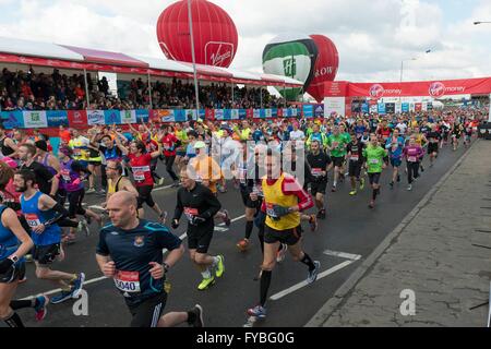 Marathon de Londres 2016 Course de masse. Londres 24/04/2016 Banque D'Images