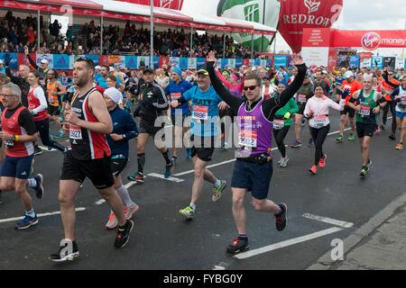 Marathon de Londres 2016 Course de masse. Londres 24/04/2016 Banque D'Images