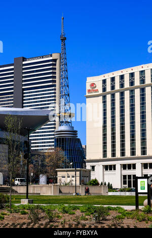 Le Bridgestone Arena tour radio au centre-ville de Nashville, Tennessee Banque D'Images