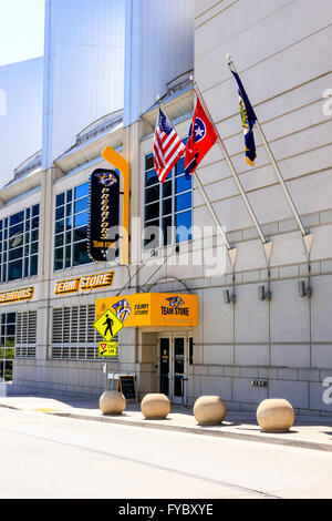 Le Bridgestone Arena S'appuyant sur la 5e Avenue au centre-ville de Nashville, Tennessee Banque D'Images