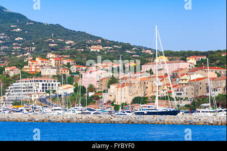 Paysage côtier de Propriano resort ville, région sud de la Corse, France Banque D'Images