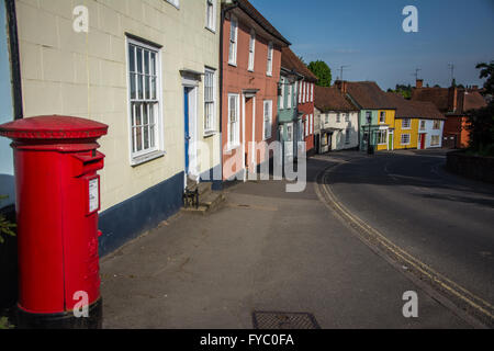 Maisons colorées à Thaxted, Essex, Angleterre Banque D'Images