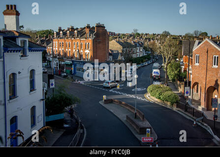 Avis de Stroud Green, au nord de Londres à pied de Parkland Banque D'Images