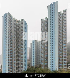 Image architecturale de la zone densément peuplée de Sai Wan Ho, sur l'île de Hong Kong. Banque D'Images