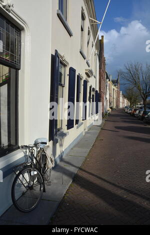 Alkmaar, Pays-Bas - le 27 mars 2016 : randonnée à vélo sur route Banque D'Images