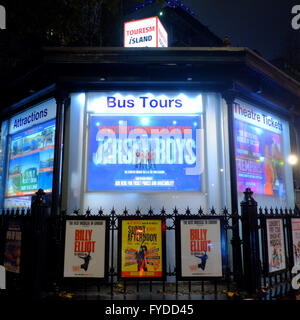 Tourisme Île de l'information boutique sur la carbonisation Cross Road à Londres Banque D'Images