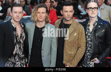 Londres, Royaume-Uni. Apr 26, 2016. McFly assister à la première européenne de "Capitaine America : Guerre Civile" au centre commercial Westfield London. Credit : Ferdaus Shamim/ZUMA/Alamy Fil Live News Banque D'Images