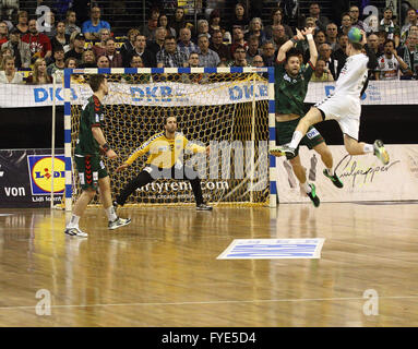 L'action de Berlin Füchse in pro-match de hand contre HSG Wetzlar le 17 avril 2016 au Max Schmeling Halle Berlin, Allemagne Banque D'Images