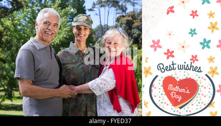 Image composite de portrait de femme de l'armée avec les parents Banque D'Images