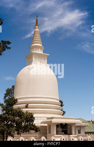 Sri Lanka, Nuwara Eliya, Centre Bouddhique international, nouveau stupa Banque D'Images