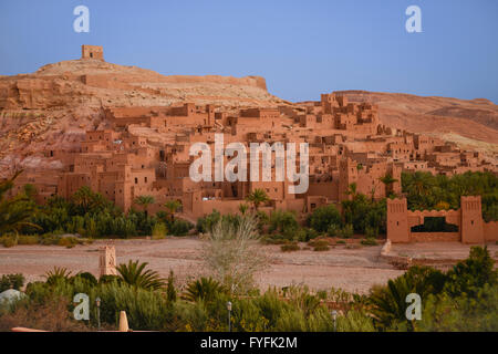 Les bâtiments d'Adobe de la Ksar berbère ou village fortifié d'Ait Benhaddou, Marrakech-tensift-Al Haouz, Maroc Banque D'Images