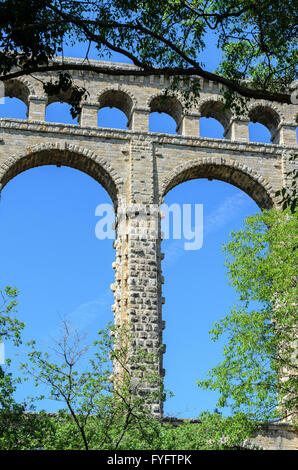 ROQUEFAVOR, AQUEDUC, BDR FRANCE 13 Banque D'Images