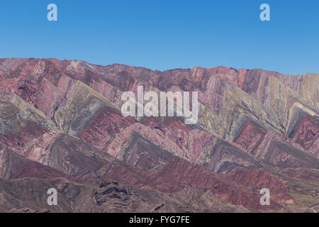 Montagne de quatorze couleurs, Quebrada de Humahuaca, dans le nord-ouest de l'Argentine Banque D'Images