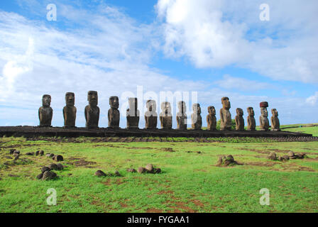 Statues Moai de l'ahu Tongariki, île de Pâques, Chili Banque D'Images