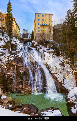 Dans les montagnes Cascade ski Bad Gastein Autriche Banque D'Images