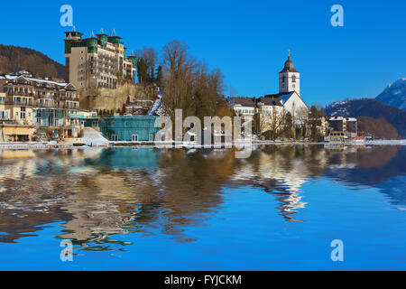 Village St Wolfgang sur le lac Wolfgangsee - Autriche Banque D'Images