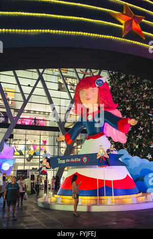 Ange de Noël en face de Central World Plaza Banque D'Images