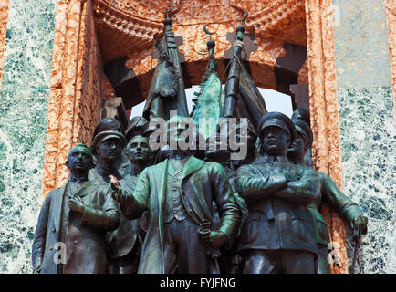 Mustafa Kemal Ataturk statue in Istanbul Turquie Banque D'Images