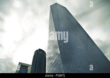 Crystal Tower, gratte-ciel de Madrid, placé dans la zone financière ,quatre gratte-ciel modernes (Retiro), Espagne Banque D'Images