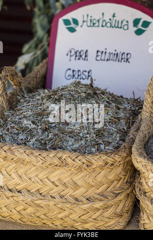 Santé, de l'osier bourré d'herbes curatives médicinales Banque D'Images